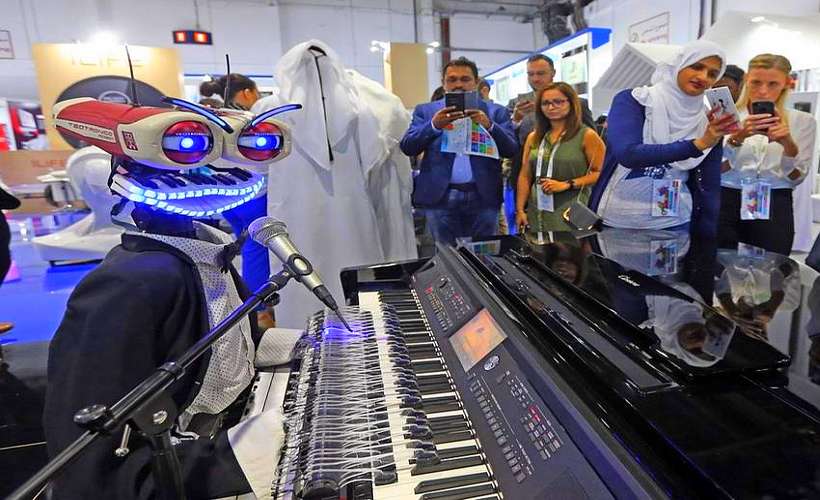 Робот-пианист TeoTronico 2 на выставке GITEX 2018
